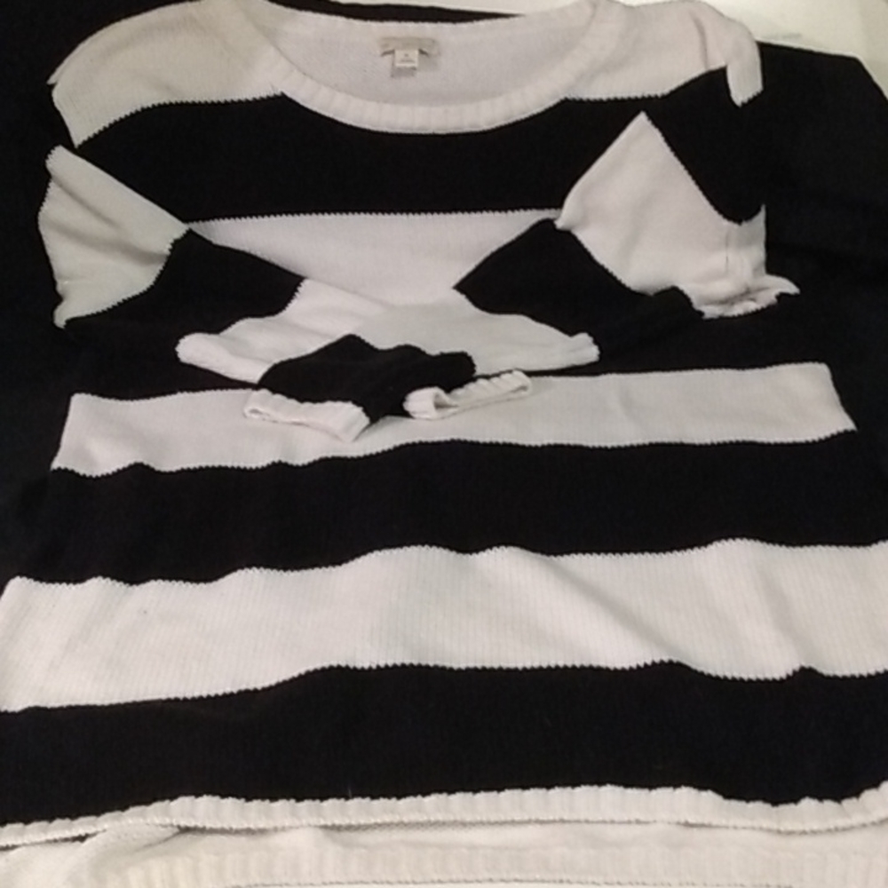 Gap sweater